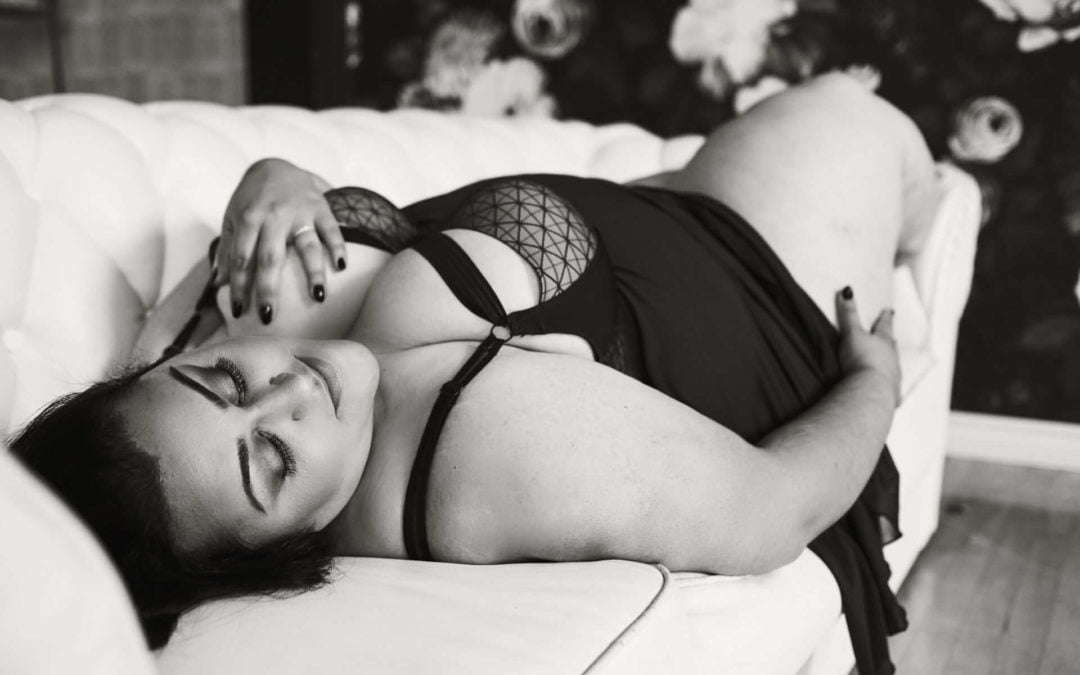 THE 3 SEXY REASONS TO DO A BOUDOIR SESSION FOR YOURSELF