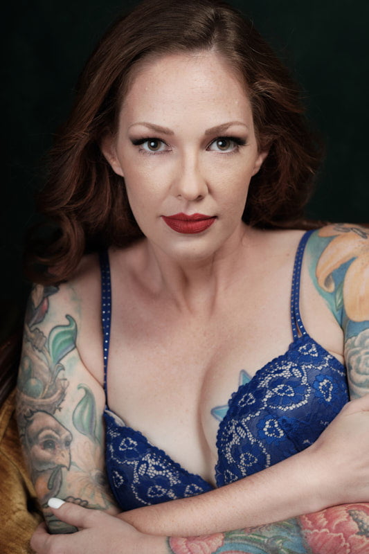 tattoos toronto boudoir studio vintage redhead pose